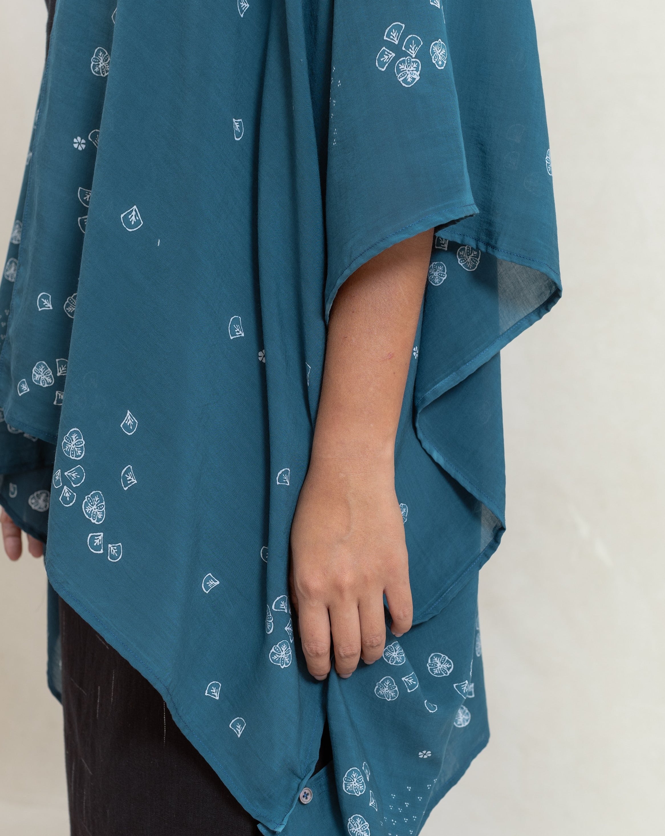 throw, slow fashion, sustainable fashion, batik tulis, natural dye, plant based, outerwear, outer, women's fashion