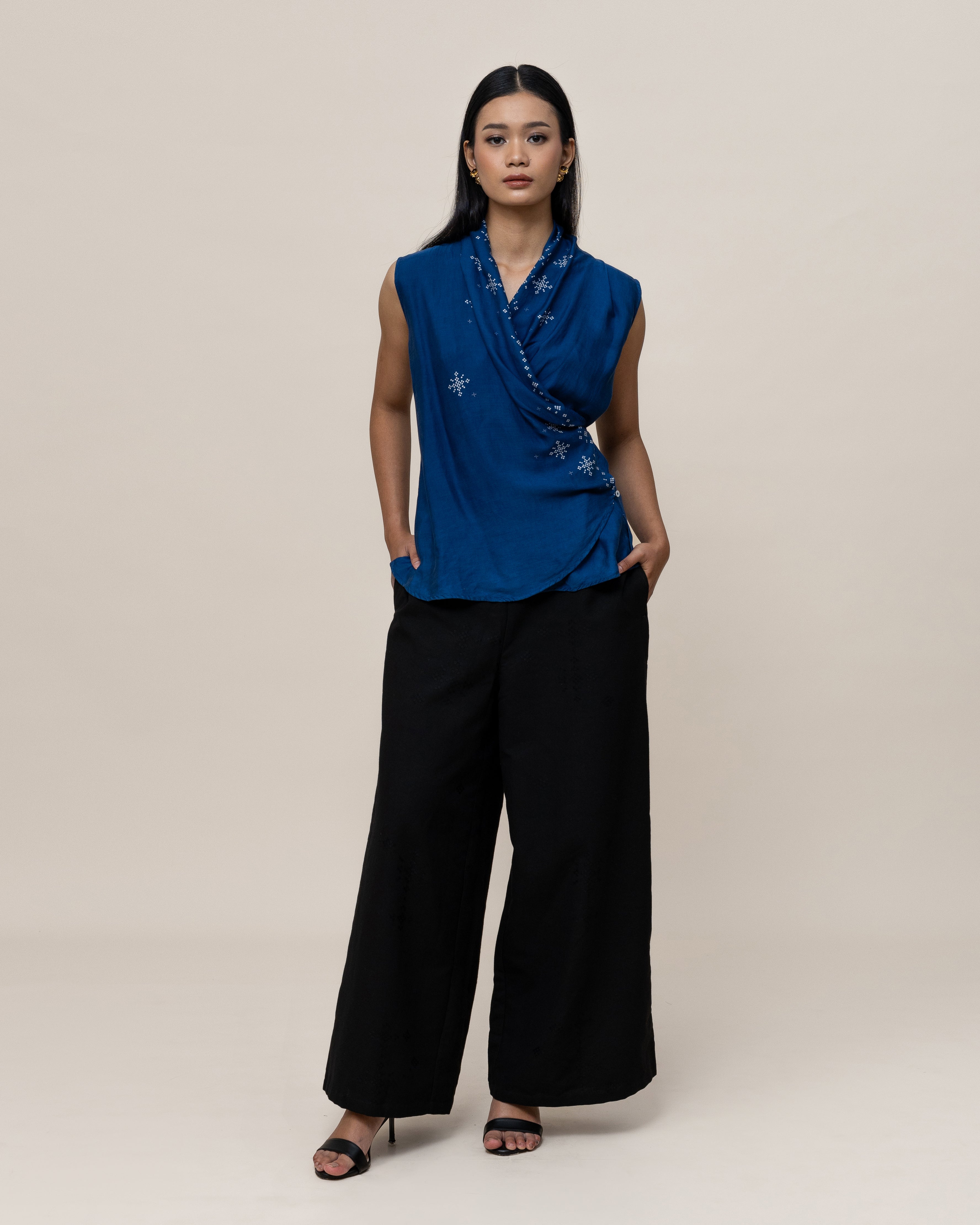 トップス arts&science ethnic wrap blouse トップス arts&science ethnic wrap blouse ARTS&SCIENCE Ethnic